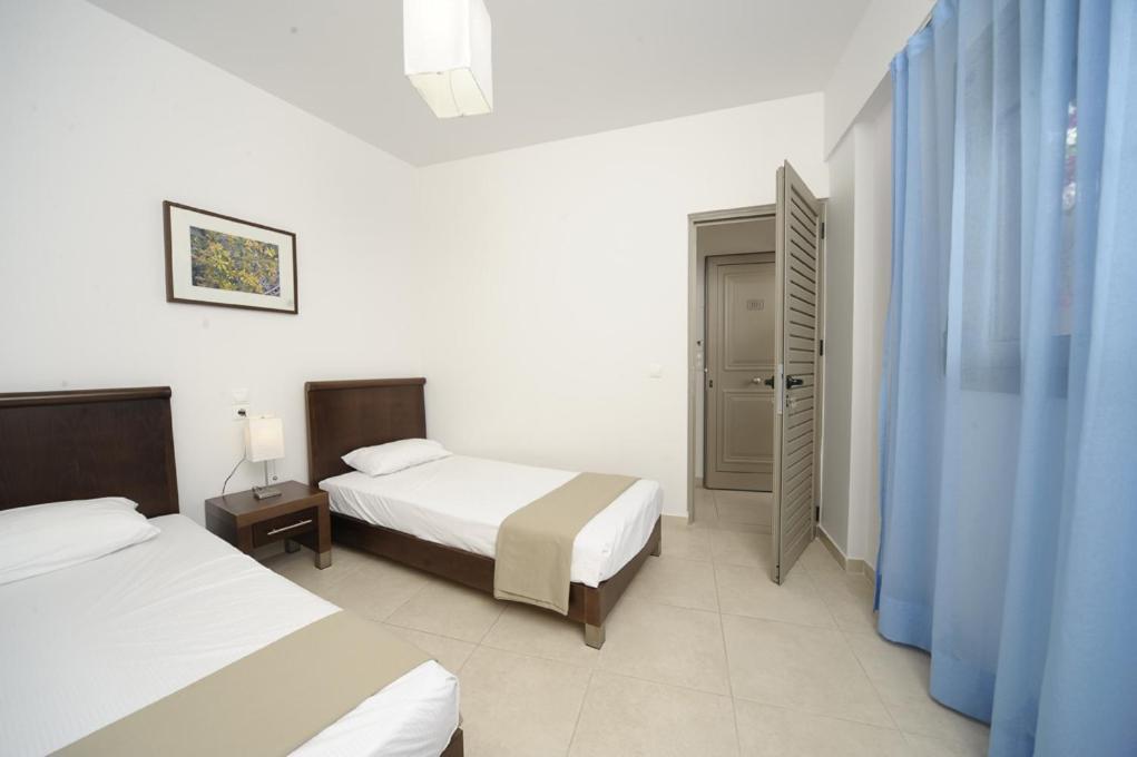 Glaros Hotel Apartment Agia Galini  Exterior photo