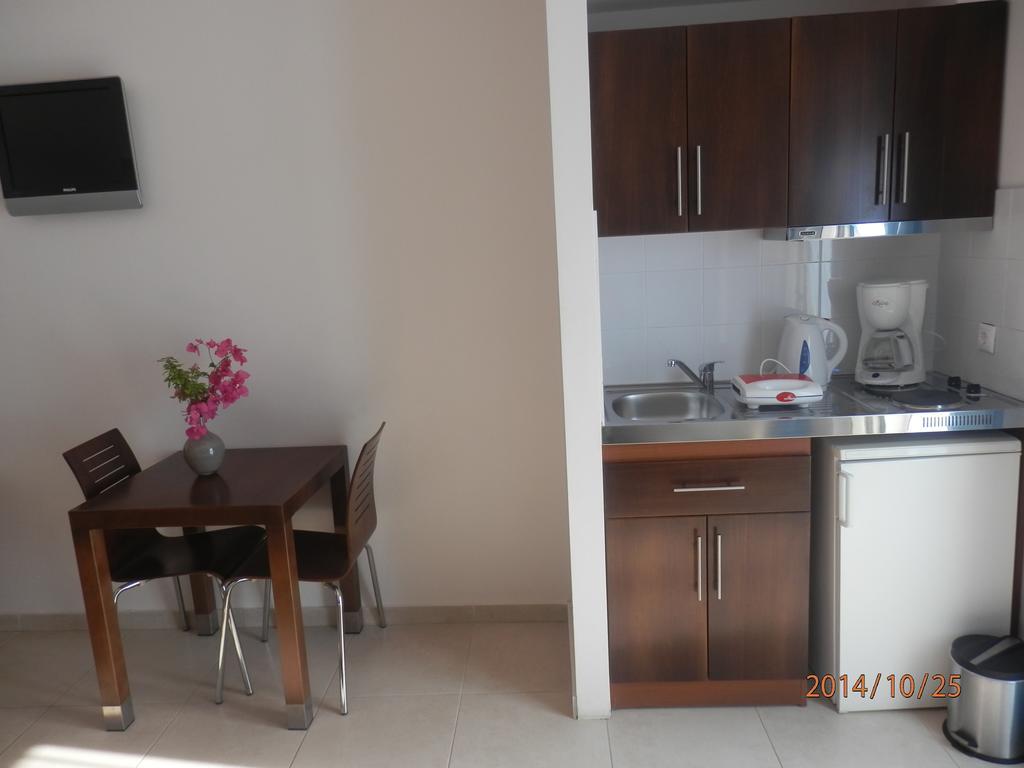 Glaros Hotel Apartment Agia Galini  Room photo